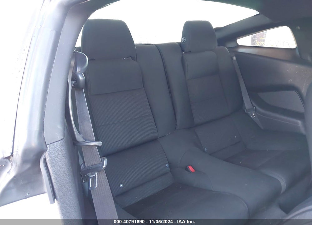 2014 FORD MUSTANG V6 VIN: 1ZVBP8AM8E5306505