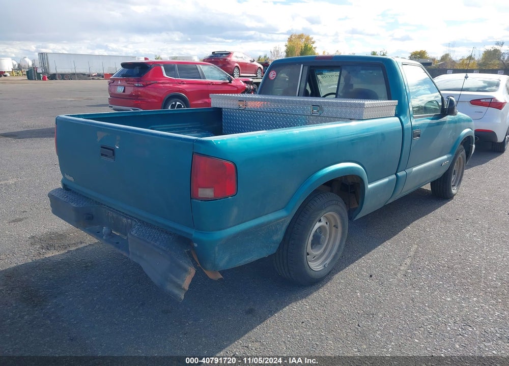 1996 CHEVROLET S TRUCK S10 VIN: 1GCCS1447T8170775