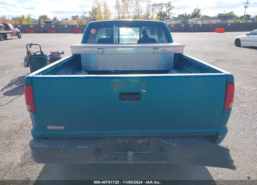 1996 CHEVROLET S TRUCK S10 VIN: 1GCCS1447T8170775