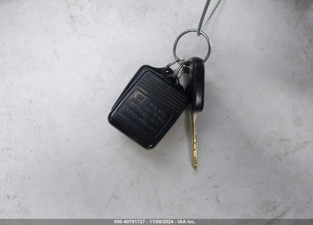 2004 FORD ESCAPE XLT VIN: 1FMCU03104KA15402