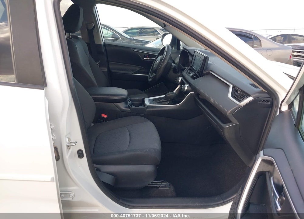 2020 TOYOTA RAV4 XLE VIN: 2T3W1RFV0LW076848