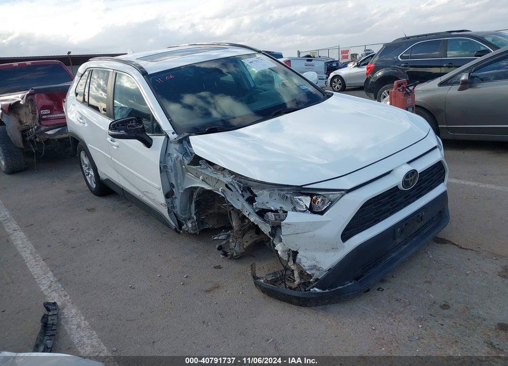 2020 TOYOTA RAV4 XLE VIN: 2T3W1RFV0LW076848