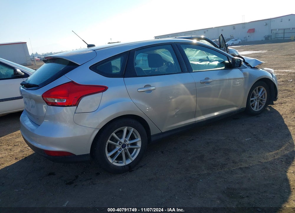 2016 FORD FOCUS SE VIN: 1FADP3K27GL286649
