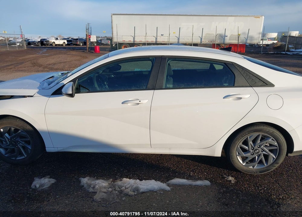 2024 HYUNDAI ELANTRA SEL VIN: KMHLM4DG5RU819622