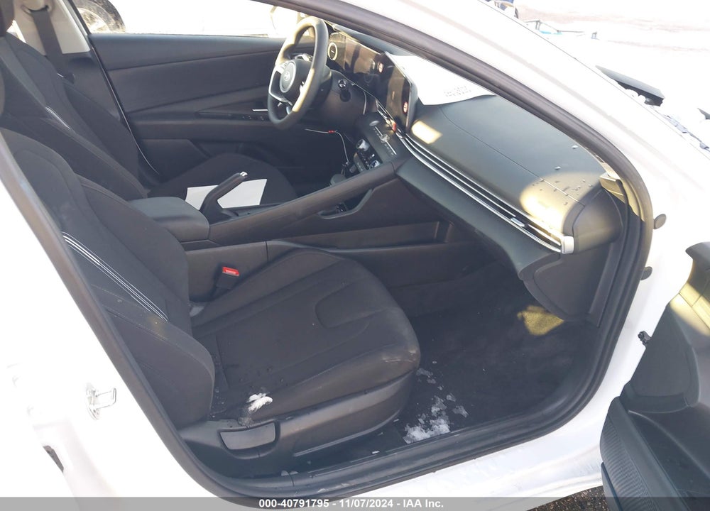 2024 HYUNDAI ELANTRA SEL VIN: KMHLM4DG5RU819622