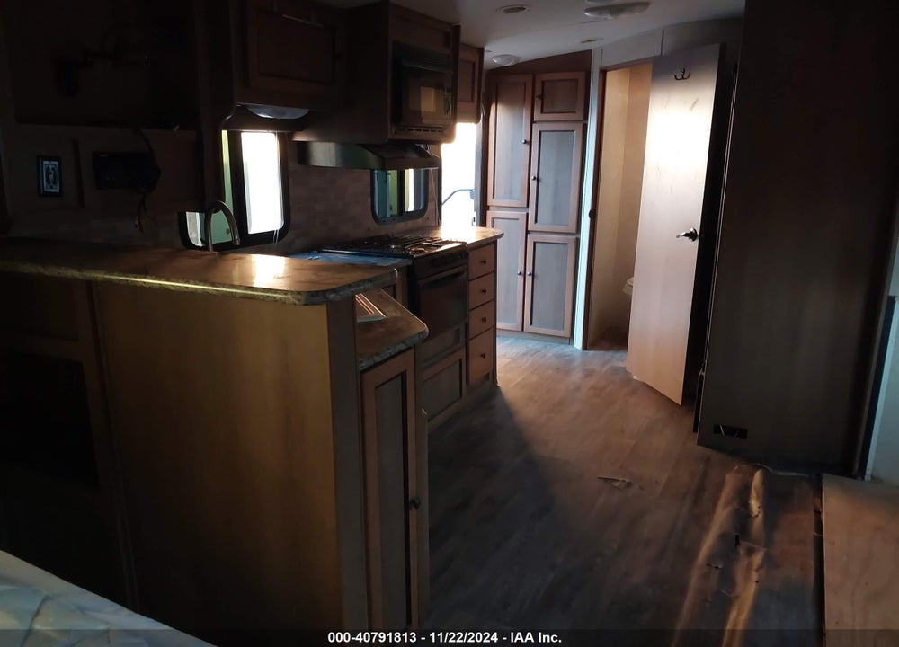 2015 SHADOW CRUISER 27 TRAVEL TRAILER VIN: 5RXTD2227F1032245