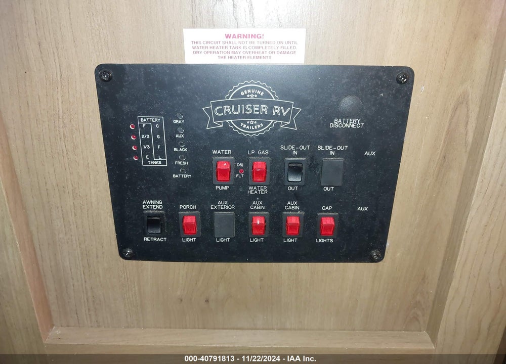 2015 SHADOW CRUISER 27 TRAVEL TRAILER VIN: 5RXTD2227F1032245