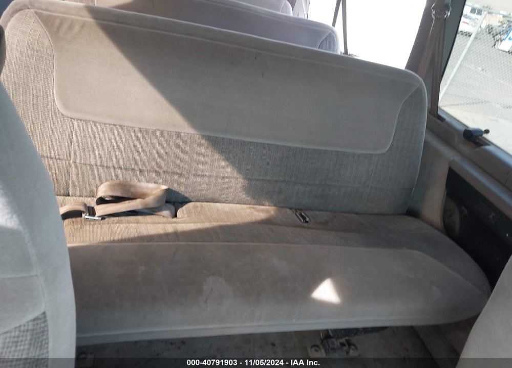 1997 FORD CLUB WAGON XL/XLT VIN: 1FBHE31L2VHA24165