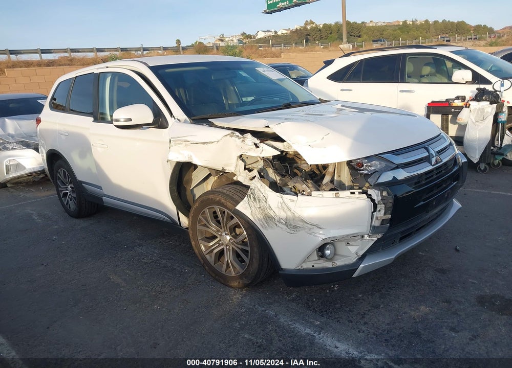 2016 MITSUBISHI OUTLANDER SE VIN: JA4AD3A30GZ000521