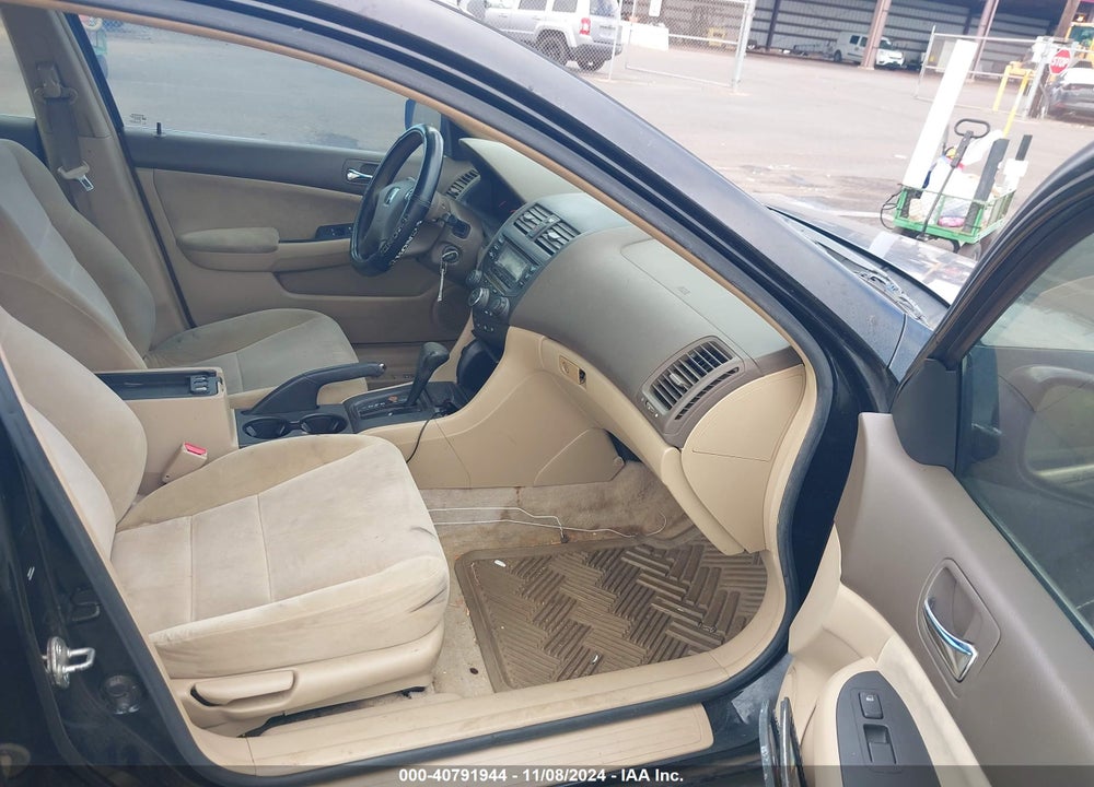 2004 HONDA ACCORD SDN LX VIN: 1HGCM56394A121868