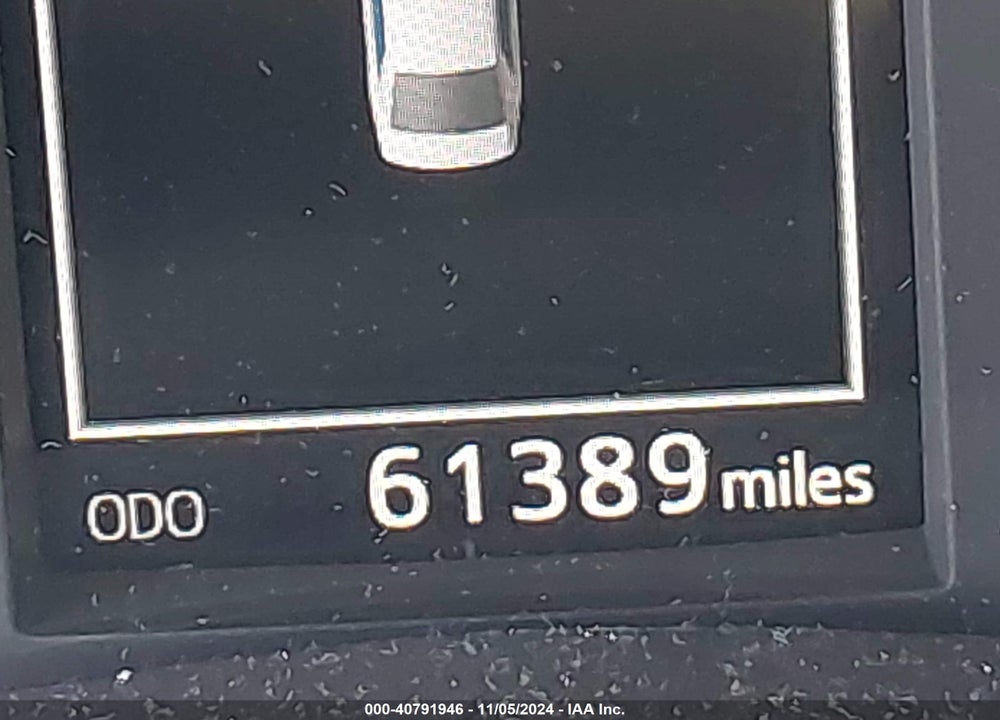 2018 TOYOTA COROLLA SE VIN: 5YFBURHE0JP777397