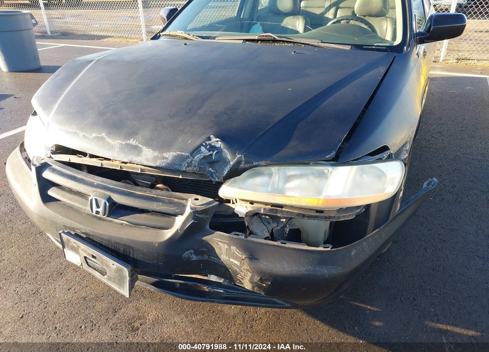 2001 HONDA ACCORD 2.3 EX VIN: 1HGCG56681A092649