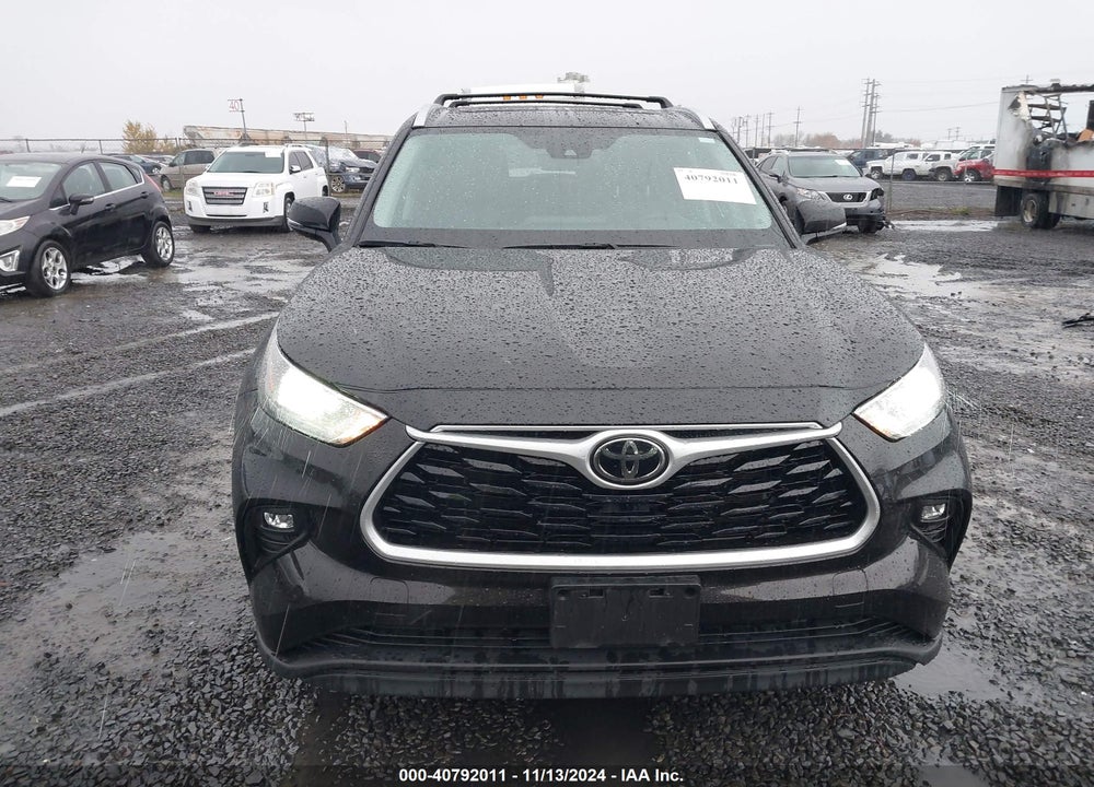 2021 TOYOTA HIGHLANDER XLE VIN: 5TDHZRBH0MS156705