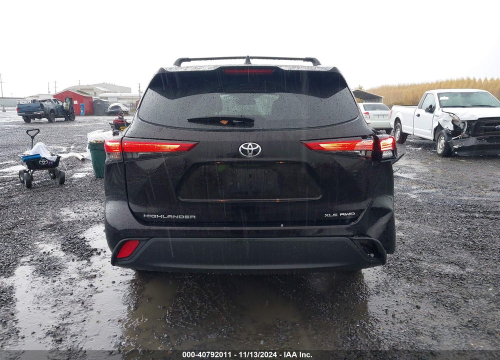 2021 TOYOTA HIGHLANDER XLE VIN: 5TDHZRBH0MS156705