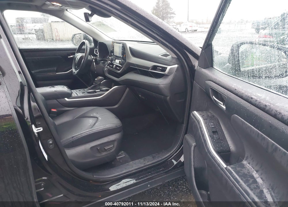 2021 TOYOTA HIGHLANDER XLE VIN: 5TDHZRBH0MS156705