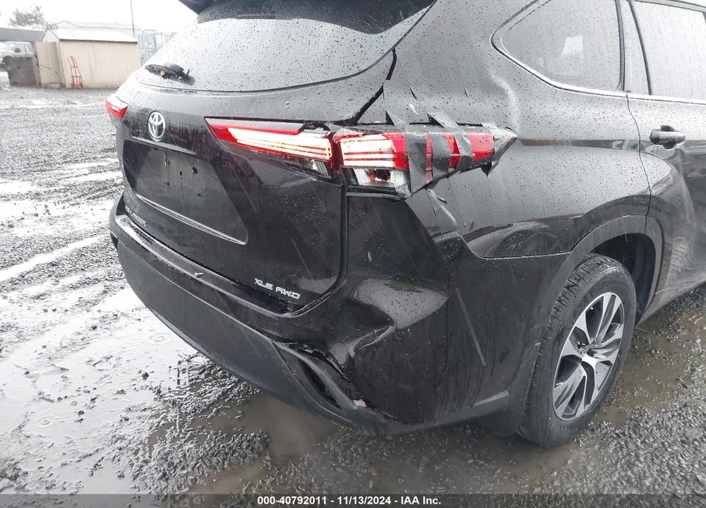 2021 TOYOTA HIGHLANDER XLE VIN: 5TDHZRBH0MS156705
