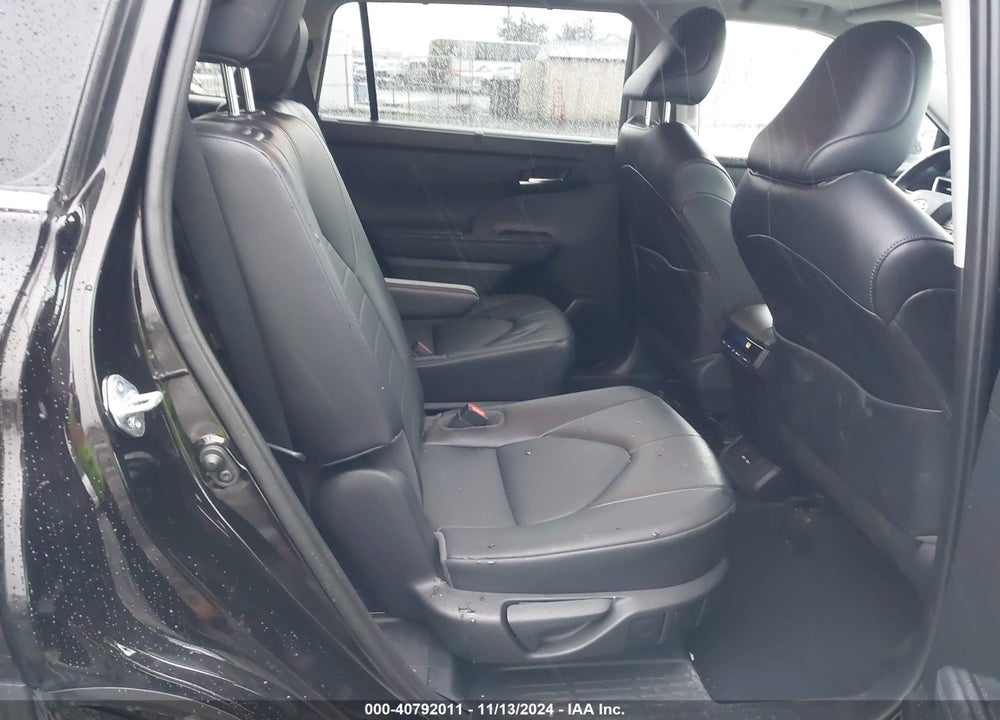 2021 TOYOTA HIGHLANDER XLE VIN: 5TDHZRBH0MS156705