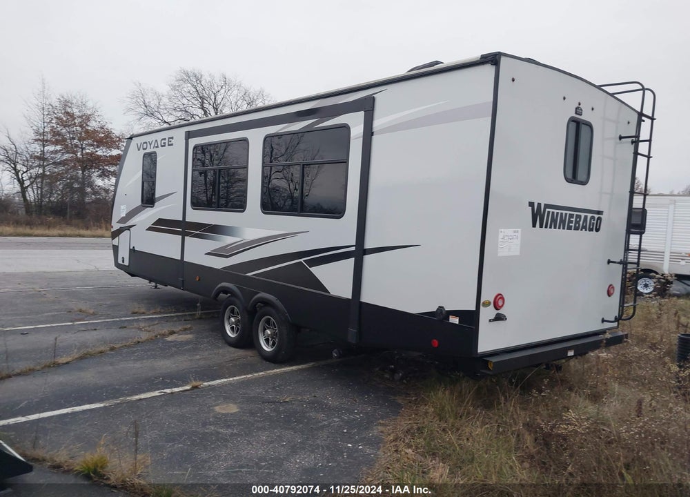 2021 WINNEBAGO VOYAGE MODEL # 2831R VIN: 54CTV1V27M6061136