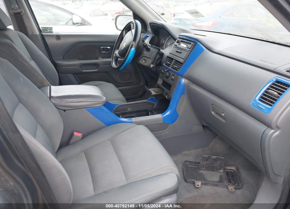 2006 HONDA PILOT LX VIN: 2HKYF18126H509118