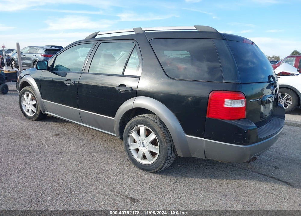 2005 FORD FREESTYLE SE VIN: 1FMZK01195GA62080