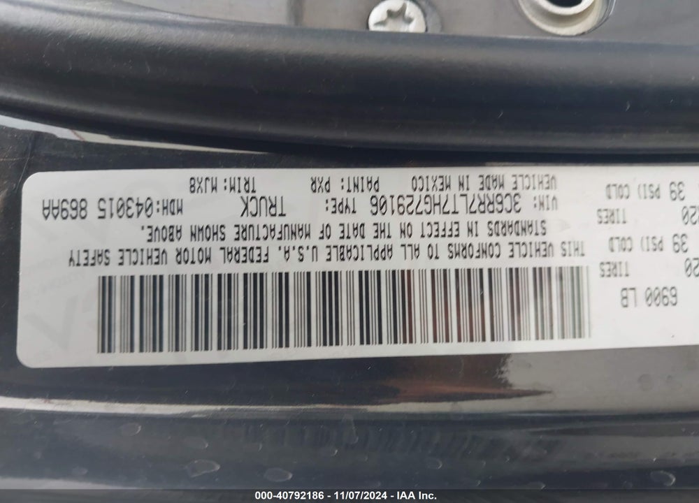2017 RAM 1500 VIN: 3C6RR7LT7HG729106