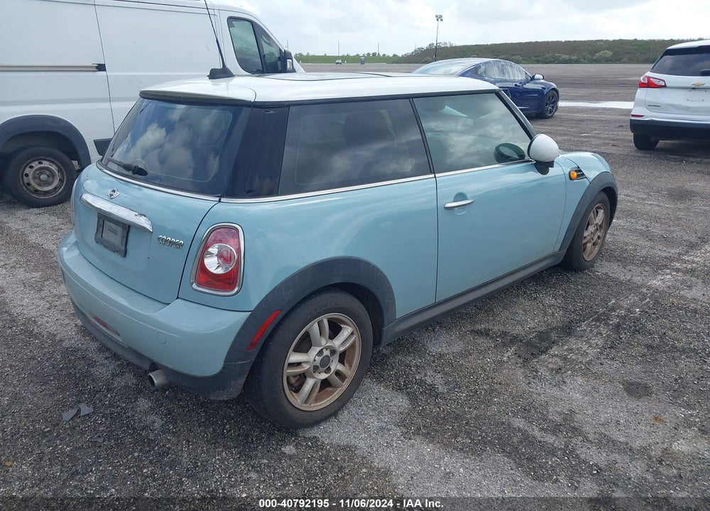2013 MINI HARDTOP COOPER VIN: WMWSU3C57DT685055