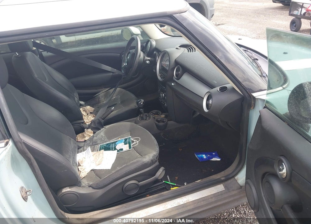 2013 MINI HARDTOP COOPER VIN: WMWSU3C57DT685055