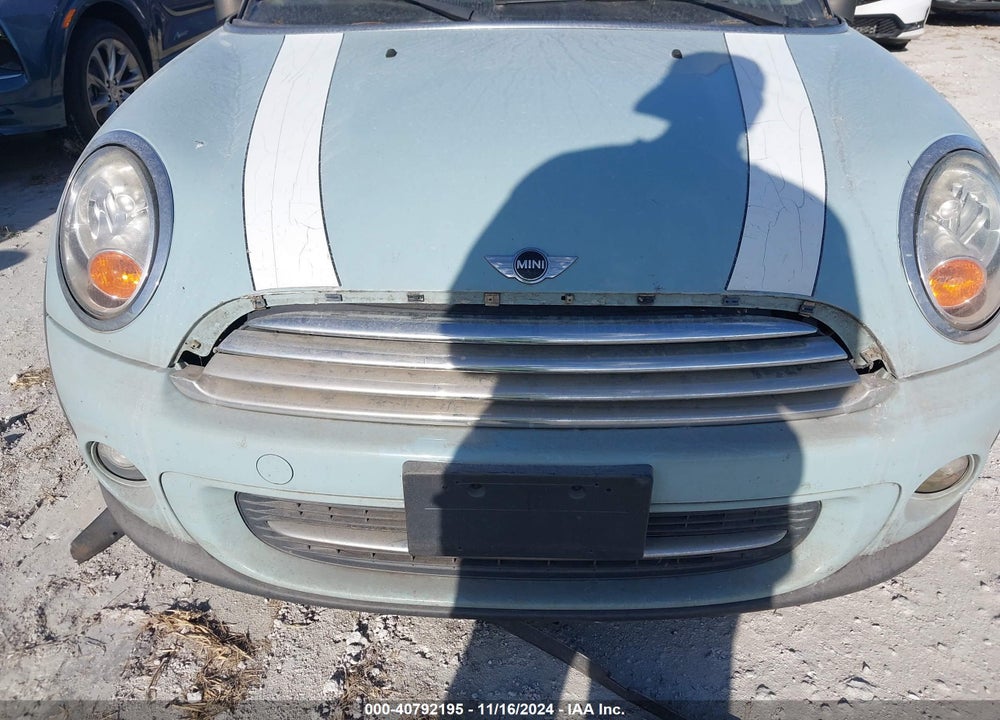 2013 MINI HARDTOP COOPER VIN: WMWSU3C57DT685055
