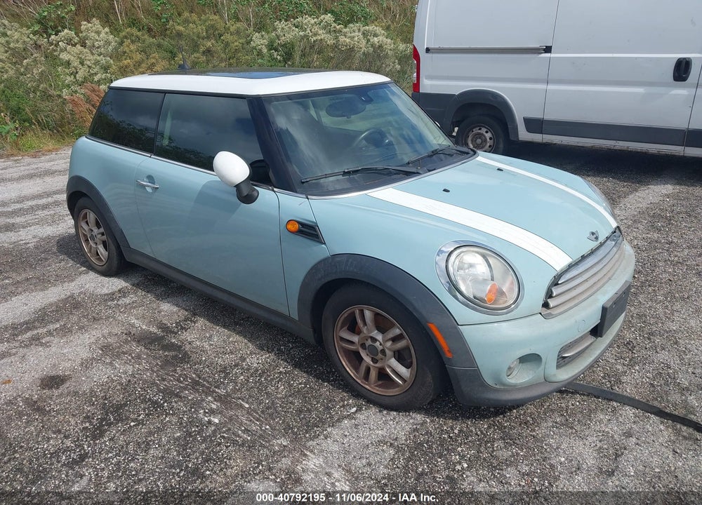 2013 MINI HARDTOP COOPER VIN: WMWSU3C57DT685055