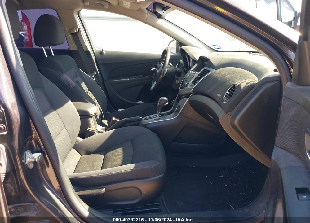 2014 CHEVROLET CRUZE 1LT AUTO VIN: 1G1PC5SB2E7215274