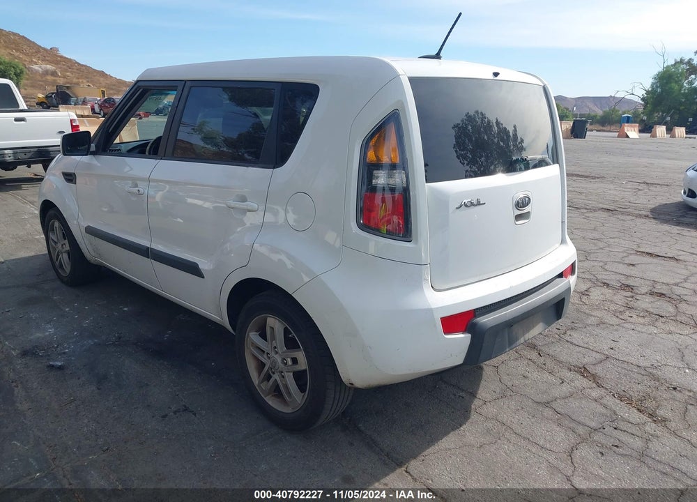2011 KIA SOUL VIN: KNDJT2A26B7271842