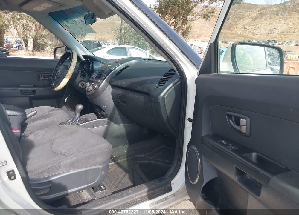 2011 KIA SOUL VIN: KNDJT2A26B7271842