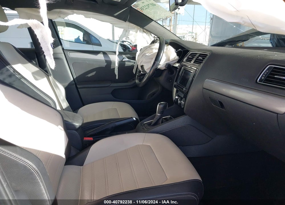 2016 VOLKSWAGEN JETTA 1.8T SPORT VIN: 3VWD17AJ6GM220522