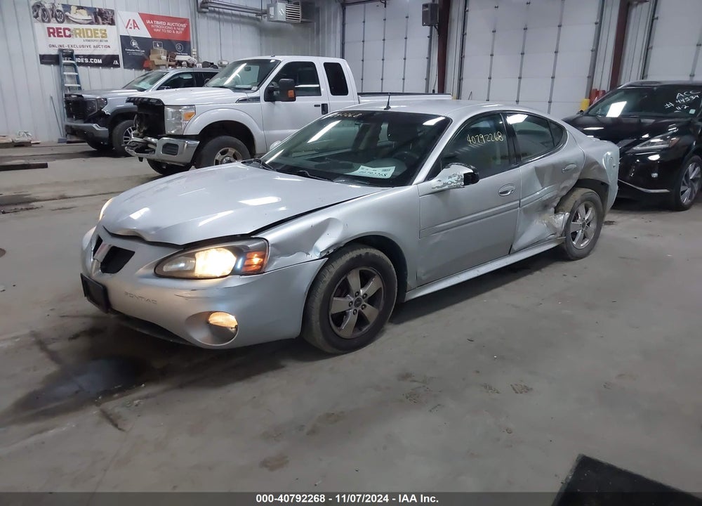 2005 PONTIAC GRAND PRIX VIN: 2G2WP522851200447