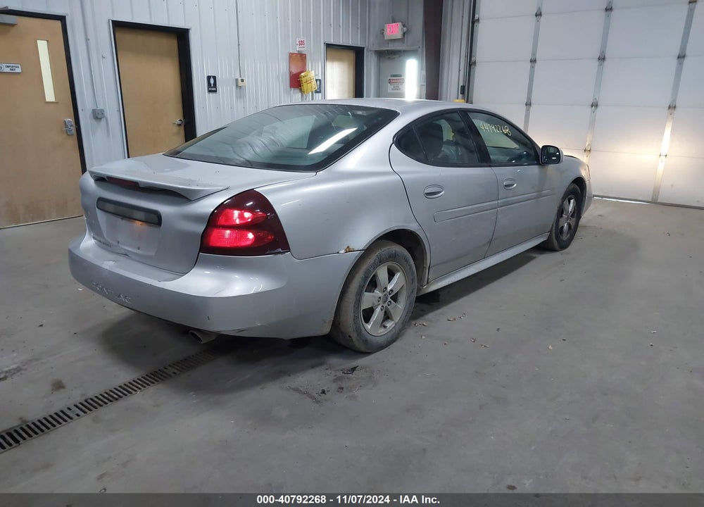 2005 PONTIAC GRAND PRIX VIN: 2G2WP522851200447