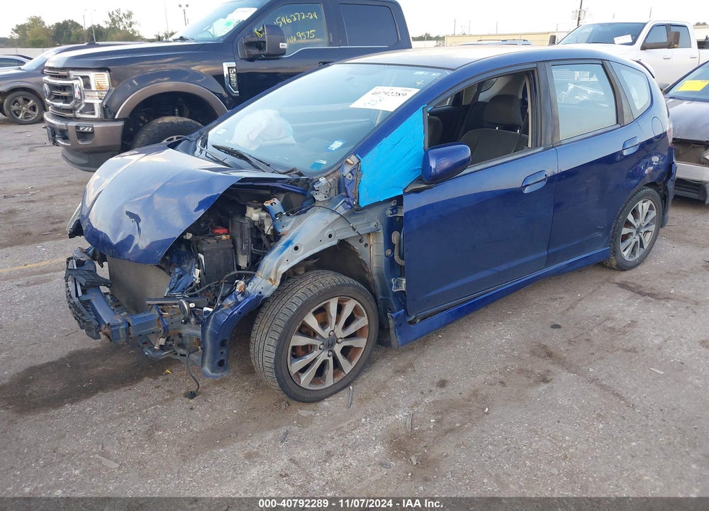 2013 HONDA FIT VIN: JHMGE8G55DC013782