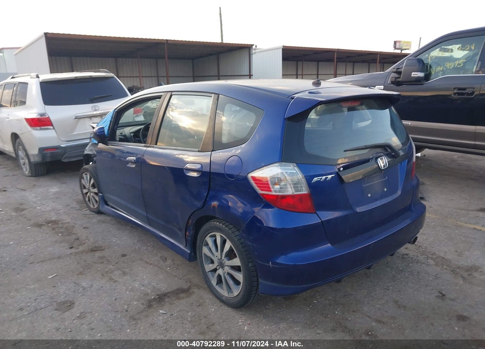 2013 HONDA FIT VIN: JHMGE8G55DC013782