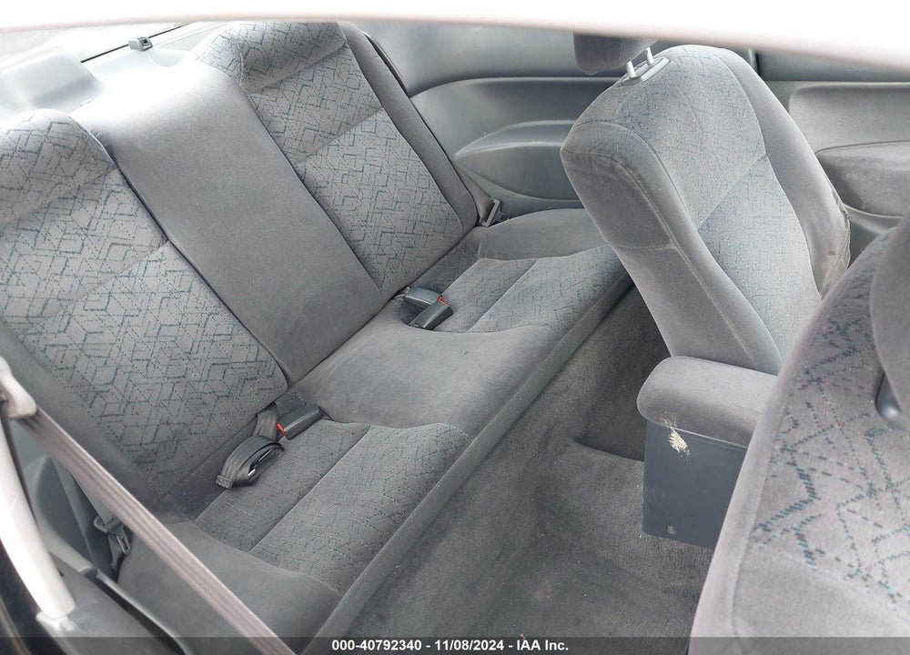 2000 HONDA CIVIC VIN: 1HGEJ8148YL022553