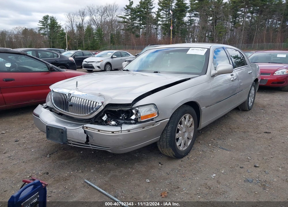 2010 LINCOLN TOWN CAR SIGNATURE LIMITED VIN: 2LNBL8CV1AX631277