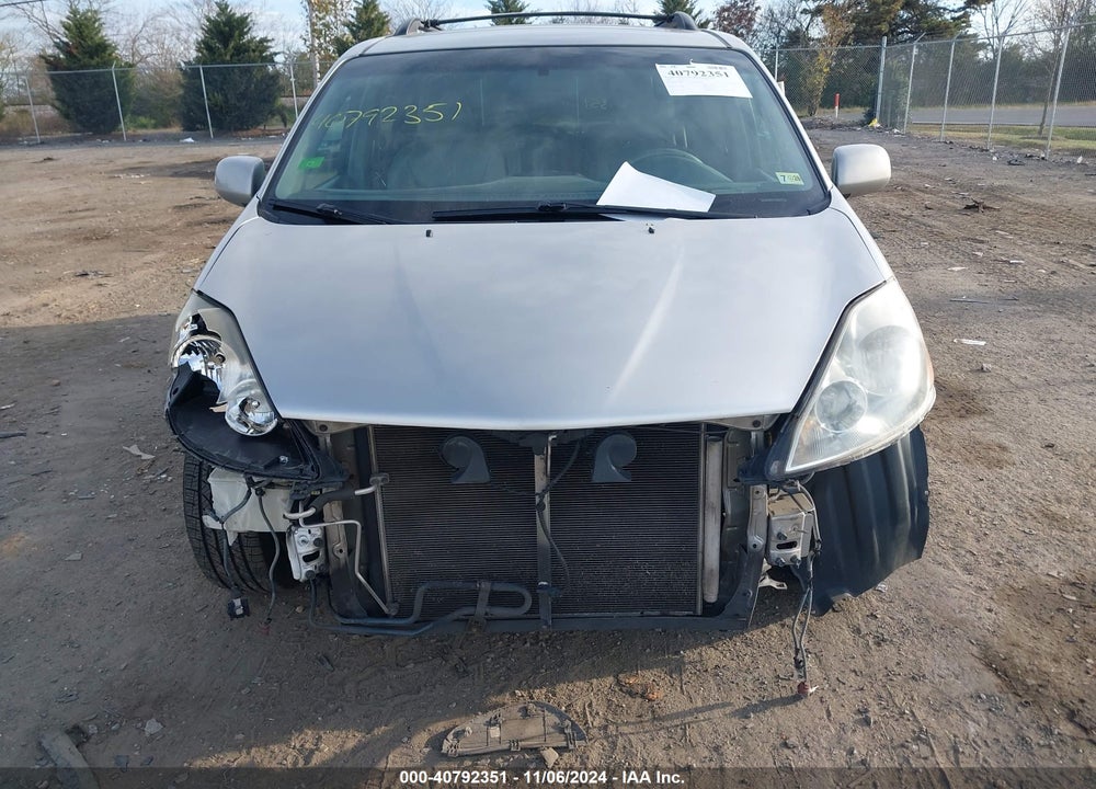 2009 TOYOTA SIENNA XLE VIN: 5TDZK22C19S228720