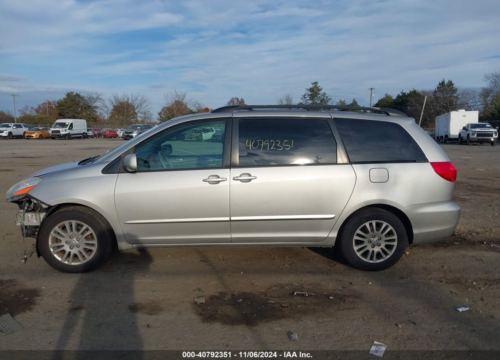 2009 TOYOTA SIENNA XLE VIN: 5TDZK22C19S228720
