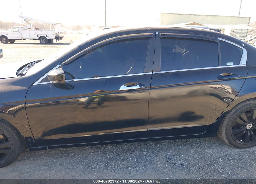 2010 HONDA ACCORD SDN VIN: 1HGCP2F85AA093399