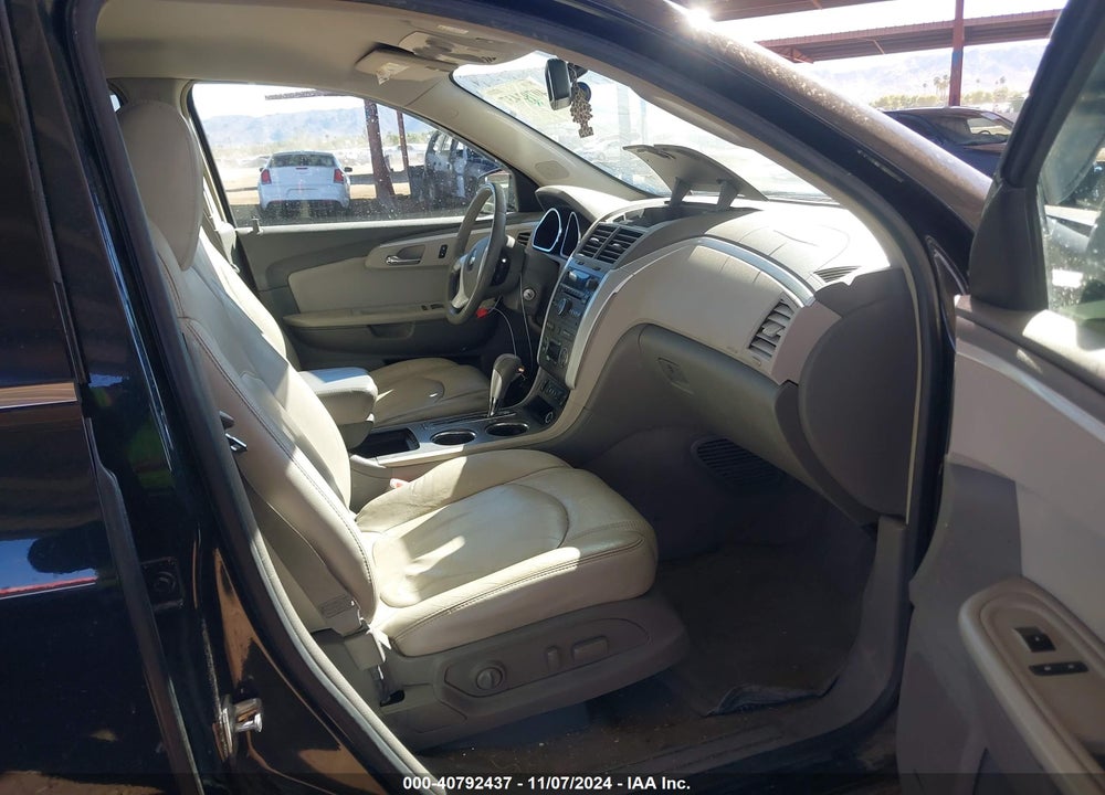 2009 CHEVROLET TRAVERSE LT VIN: 1GNEV23D19S176565