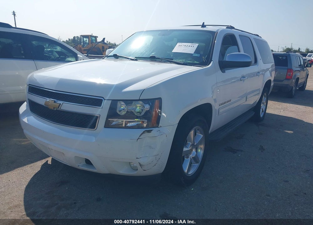 2014 CHEVROLET SUBURBAN 1500 LT VIN: 1GNSCJE04ER102586