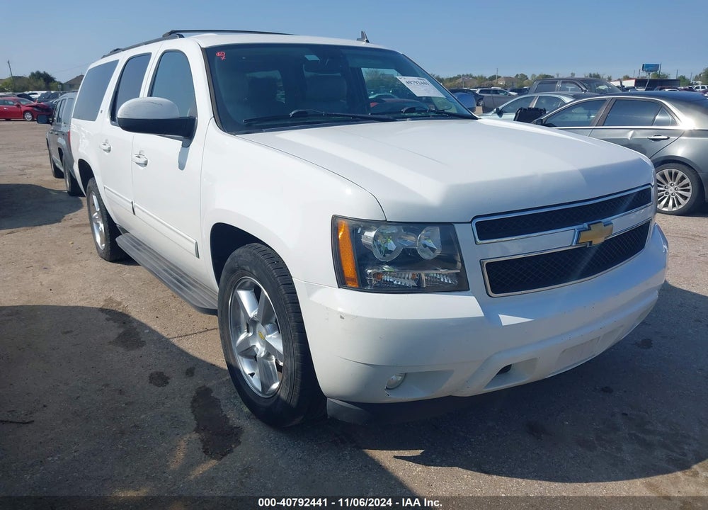 2014 CHEVROLET SUBURBAN 1500 LT VIN: 1GNSCJE04ER102586