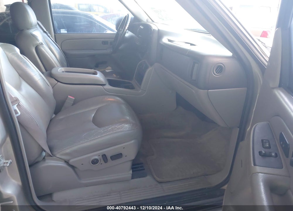 2005 CHEVROLET SUBURBAN 1500 Z71 VIN: 3GNEC16Z35G174597