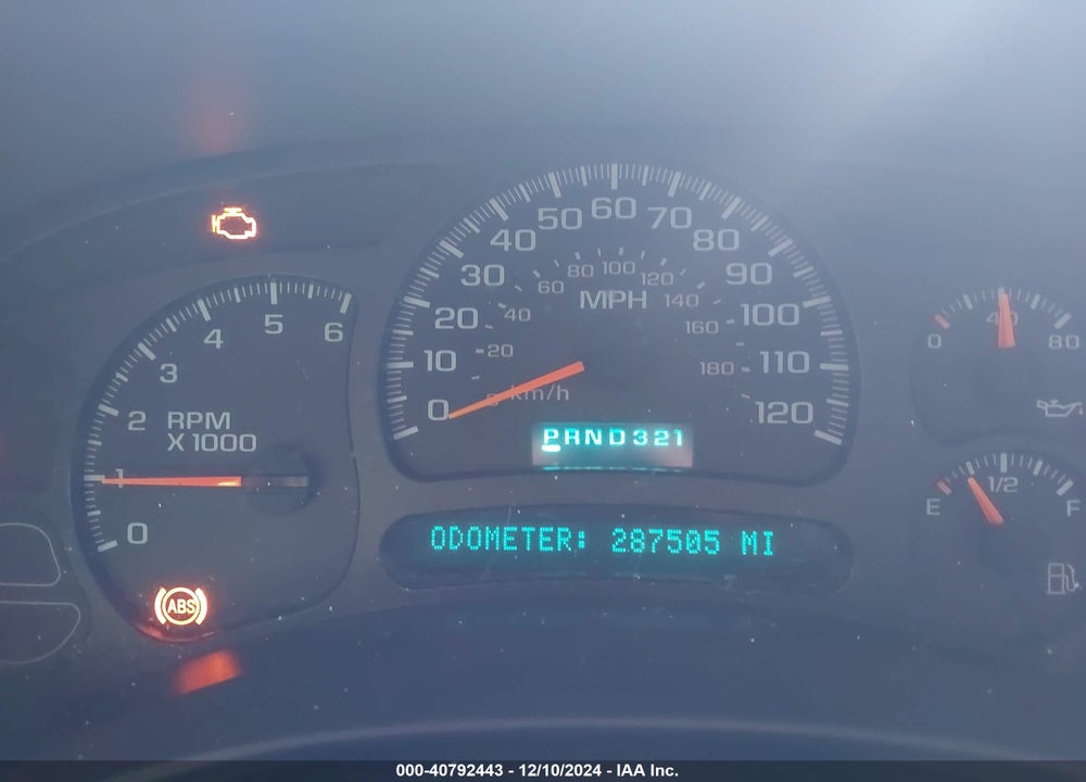 2005 CHEVROLET SUBURBAN 1500 Z71 VIN: 3GNEC16Z35G174597