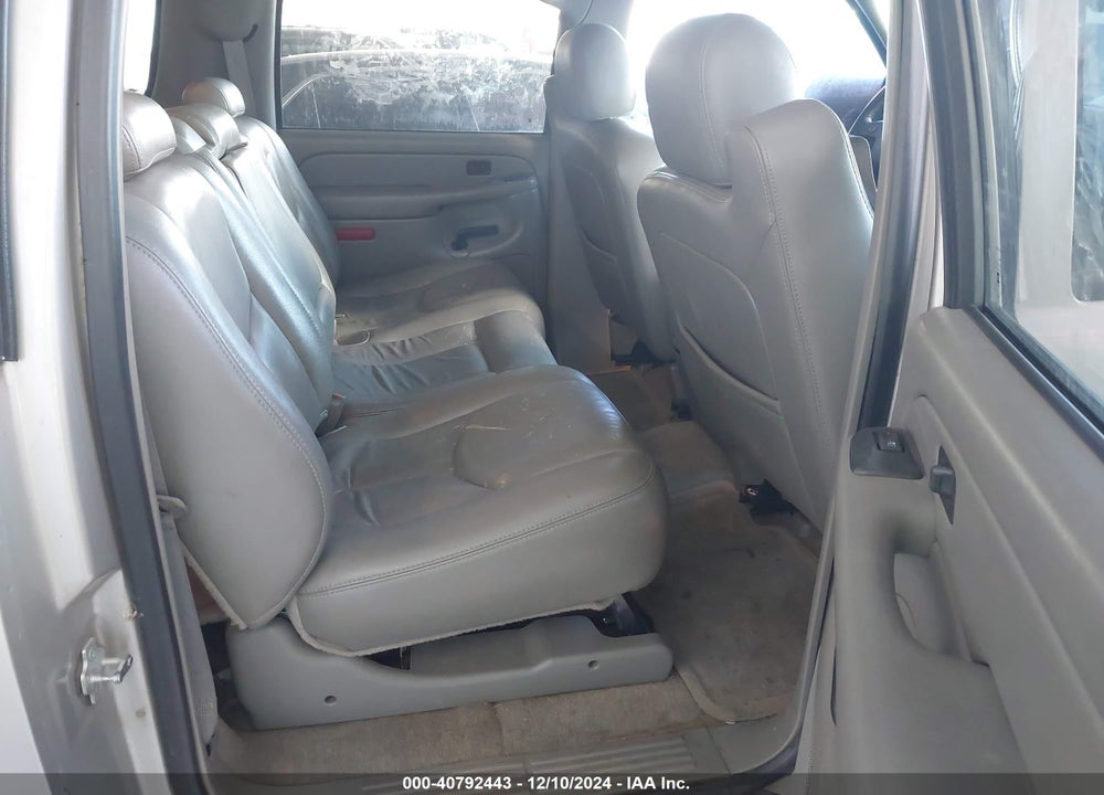 2005 CHEVROLET SUBURBAN 1500 Z71 VIN: 3GNEC16Z35G174597