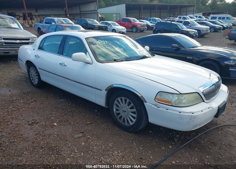 2005 LINCOLN TOWN CAR SIGNATURE LIMITED VIN: 1LNHM82W35Y667771