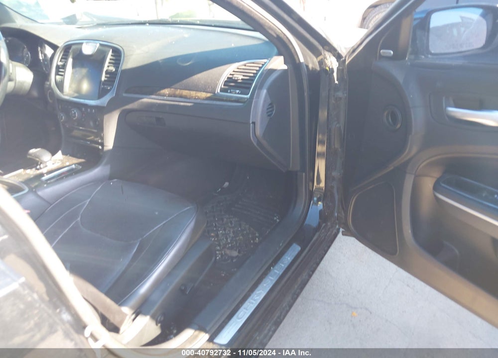 2013 CHRYSLER 300C VIN: 2C3CCAEG1DH606090
